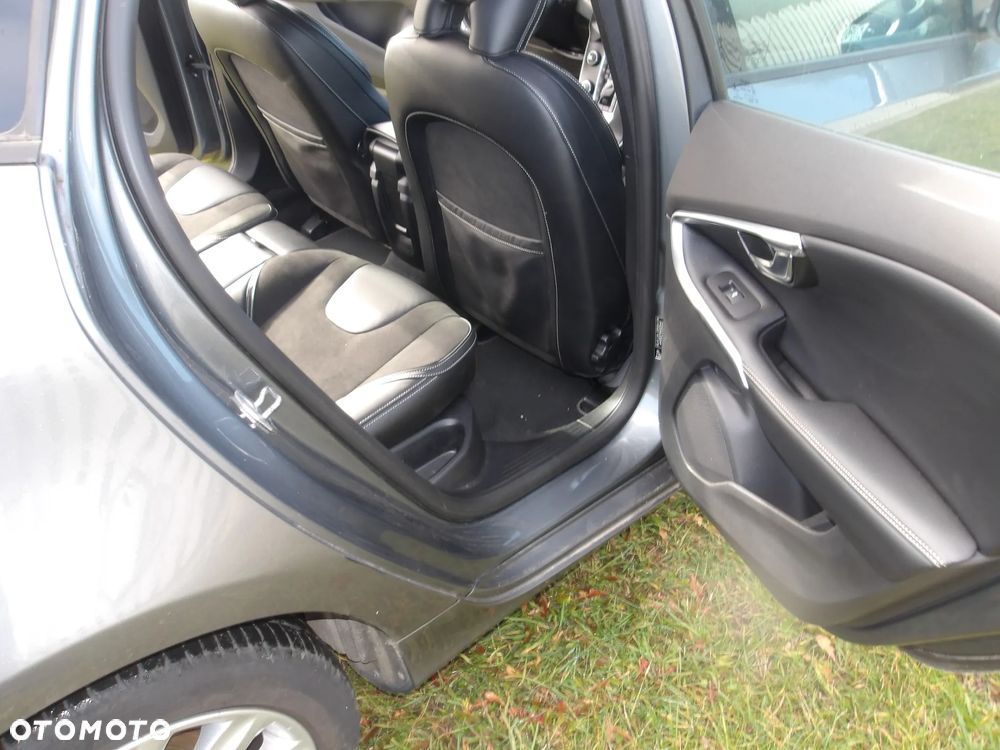 Volvo V40 D3 Kinetic - 9