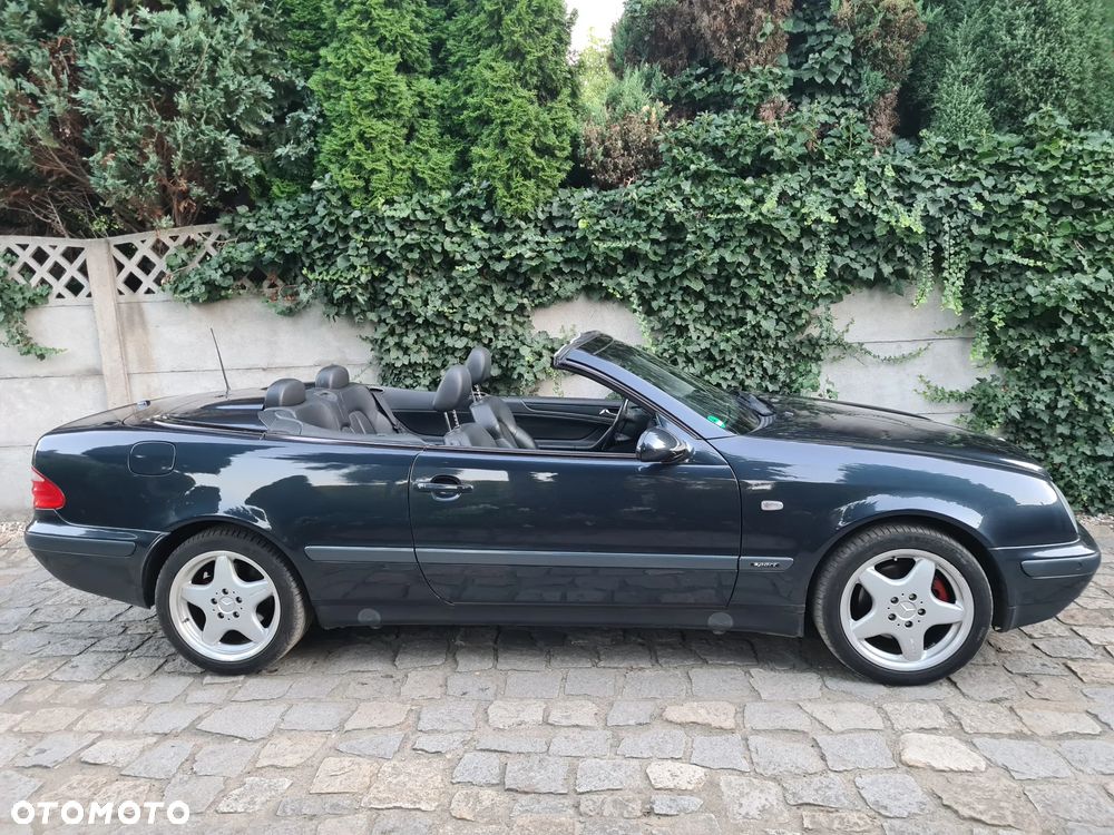Mercedes-Benz CLK - 12