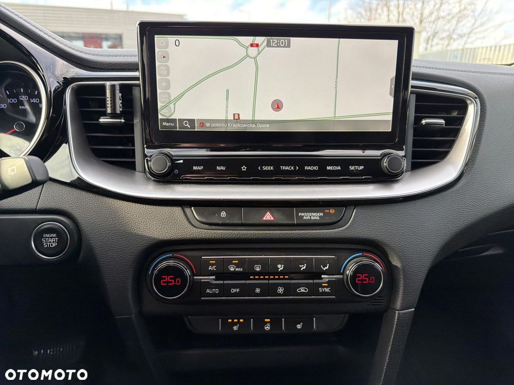 Kia Ceed - 24