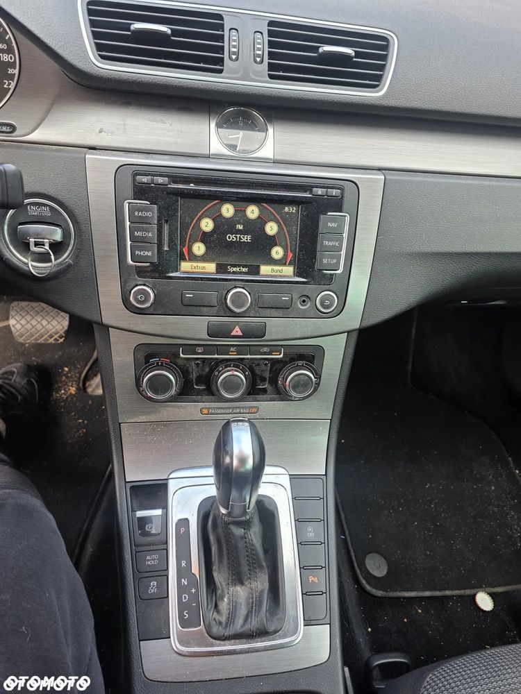 Volkswagen Passat 2.0 Blue TDI DSG SCR Comfortline - 9