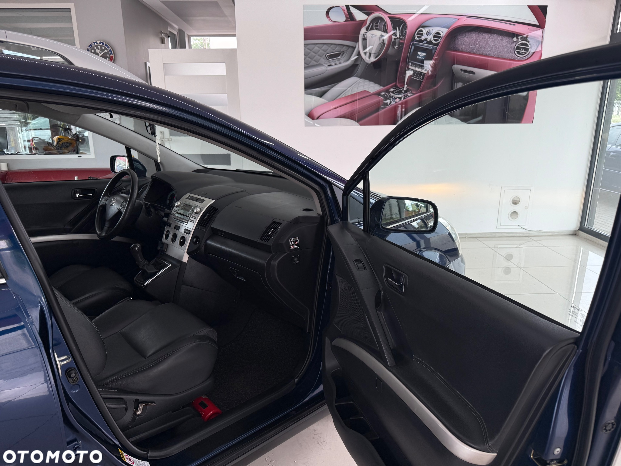 Toyota Corolla Verso 2.0 D-4D - 5