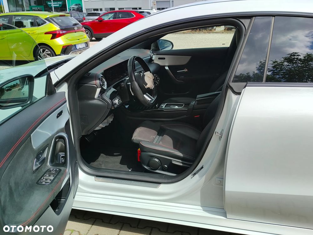 Mercedes-Benz CLA 200 mHEV AMG Line 7G-DCT - 12