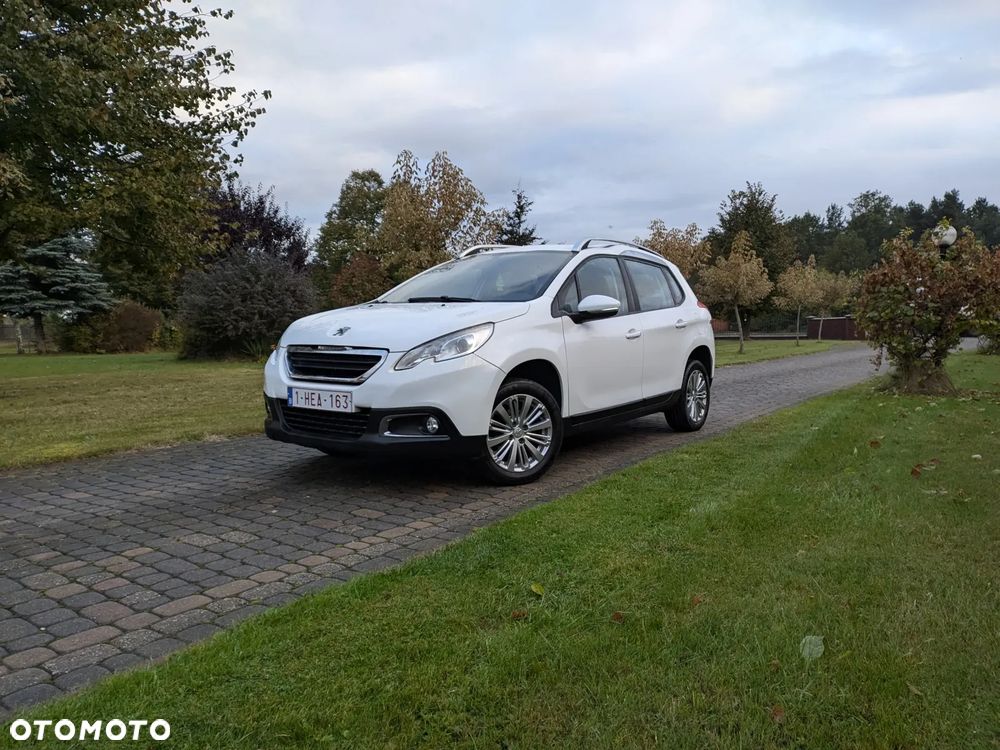 Peugeot 2008 1.2 Pure Tech Signature - 24