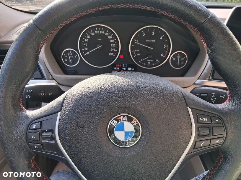 BMW Seria 3 320d xDrive DPF Edition Sport - 17