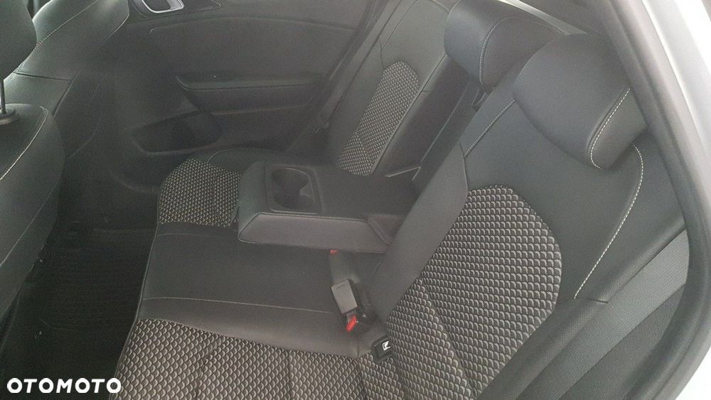Kia Ceed - 14