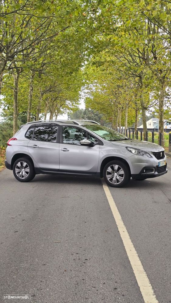 Peugeot 2008 1.2 PureTech Style - 4