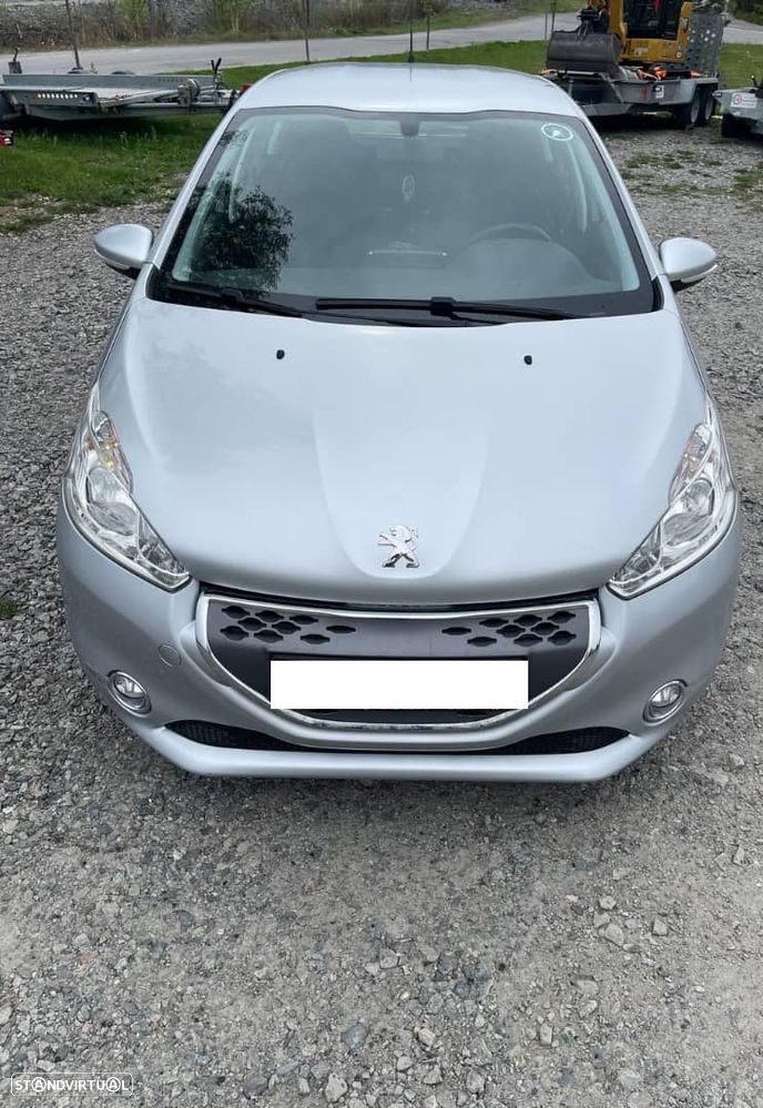 Peugeot 208 - 4