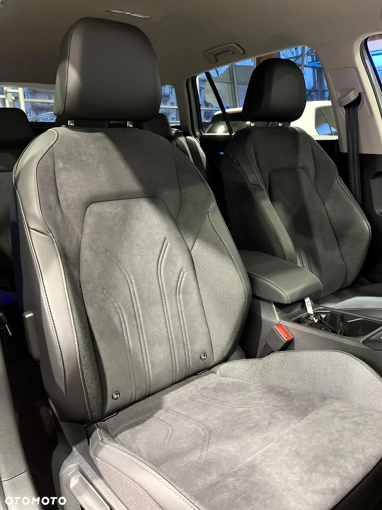 Volkswagen Golf Variant - 32