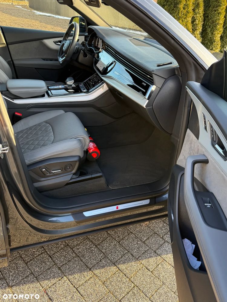 Audi SQ8 - 27