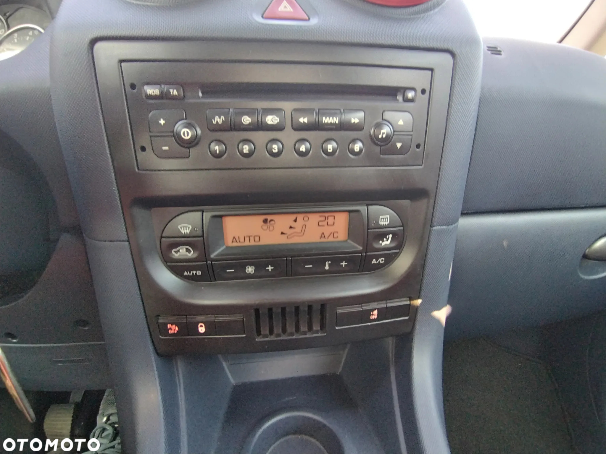 Peugeot 1007 1.4 Happy - 33