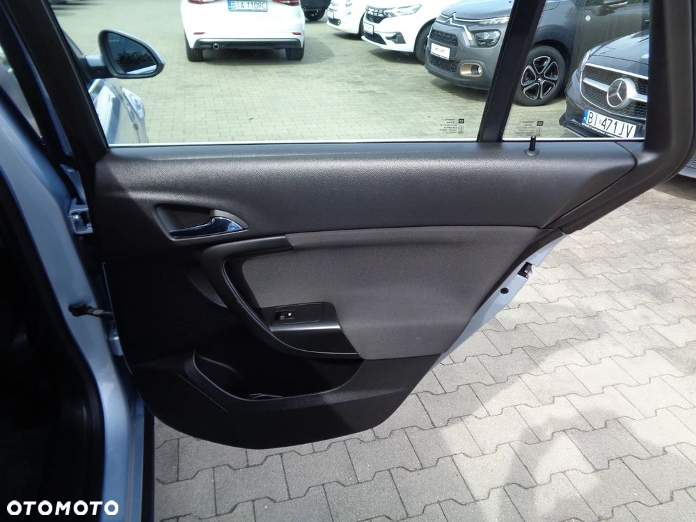 Opel Insignia - 18
