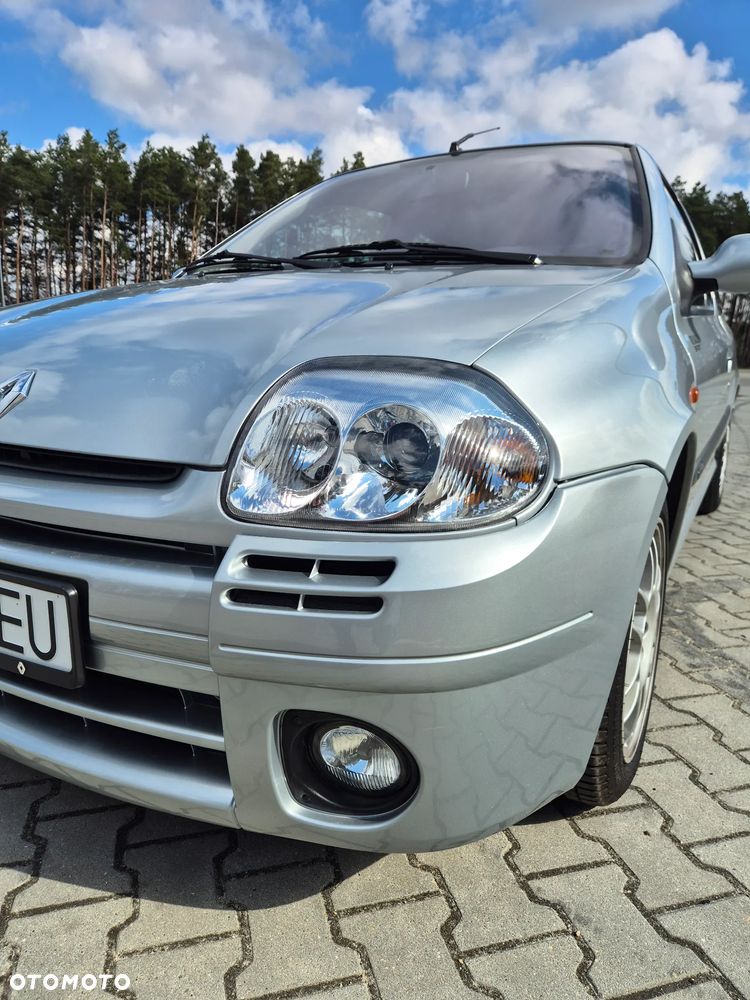 Renault Clio 2.0 16V Sport - 24