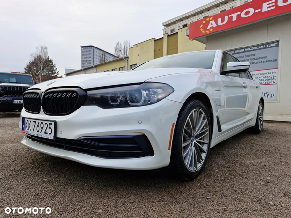 BMW Seria 5 530e iPerformance Luxury Line