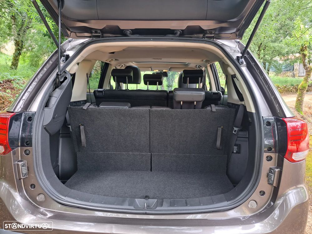 Mitsubishi Outlander 2.2 DI-D Intense - 35