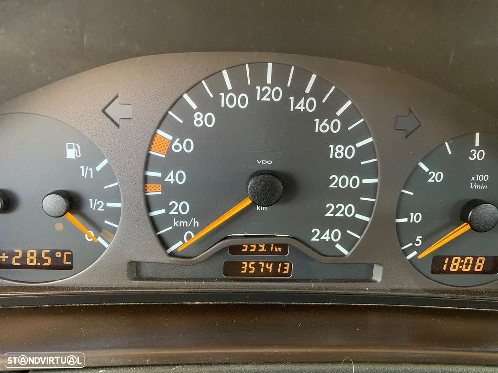 Mercedes-Benz E 220 - 9