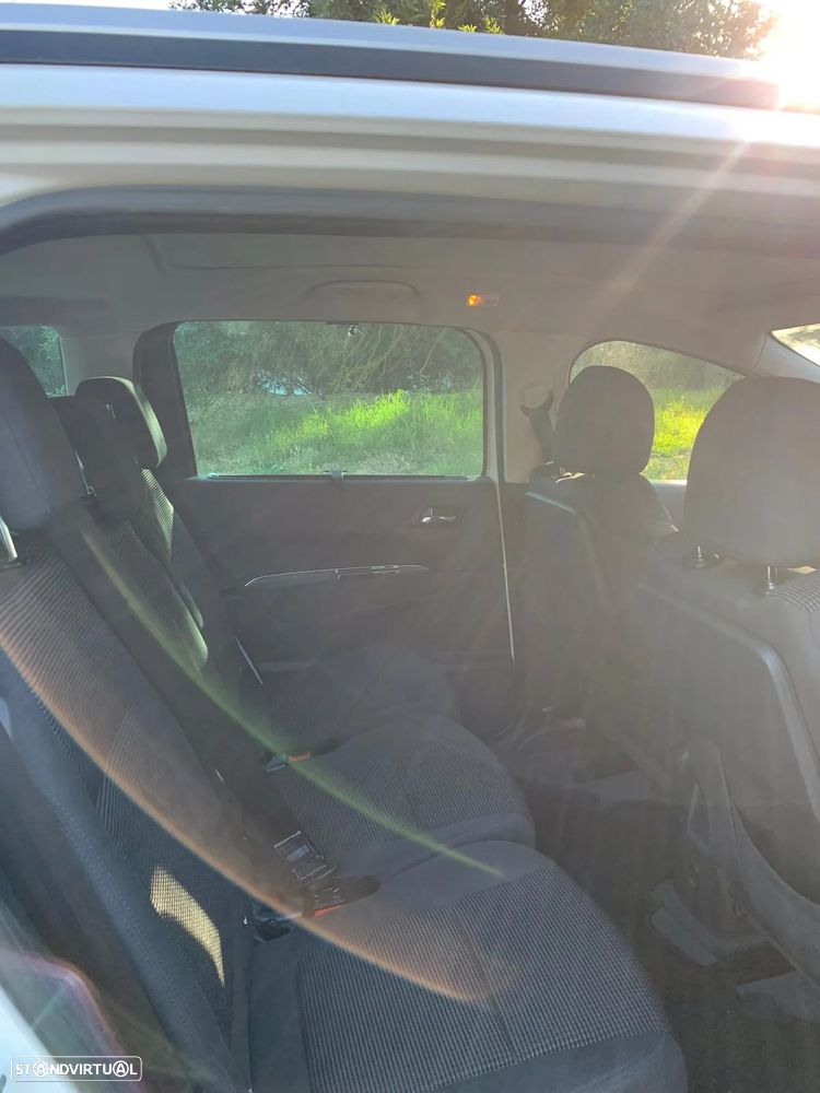Peugeot 5008 - 8