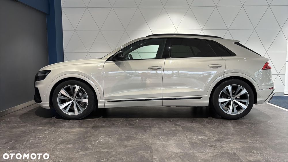 Audi Q8 - 2