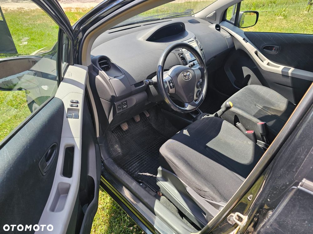 Toyota Yaris 1.3 VVT-i Sol - 20