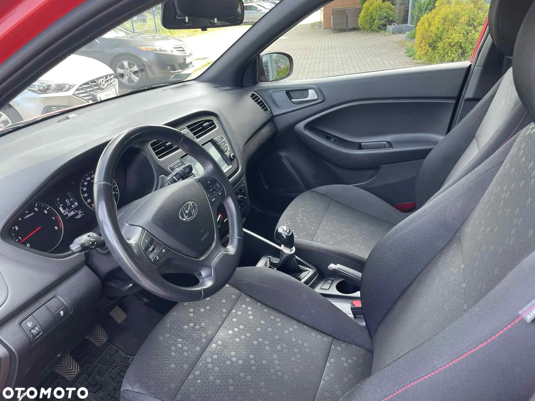 Hyundai i20 1.2 GO - 12
