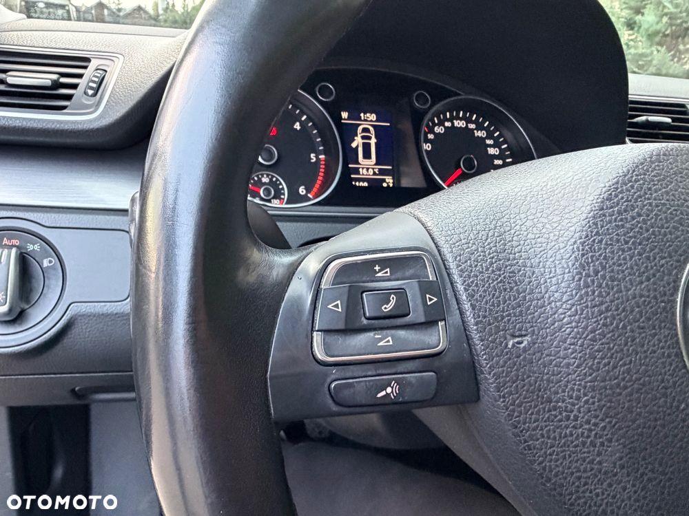 Volkswagen Passat 2.0 TDI Comfortline - 27