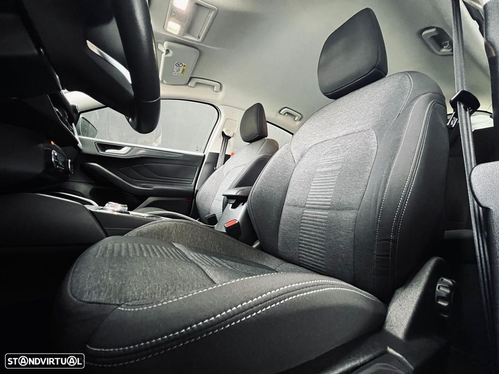 Ford Focus 1.0 EcoBoost Active Aut. - 32