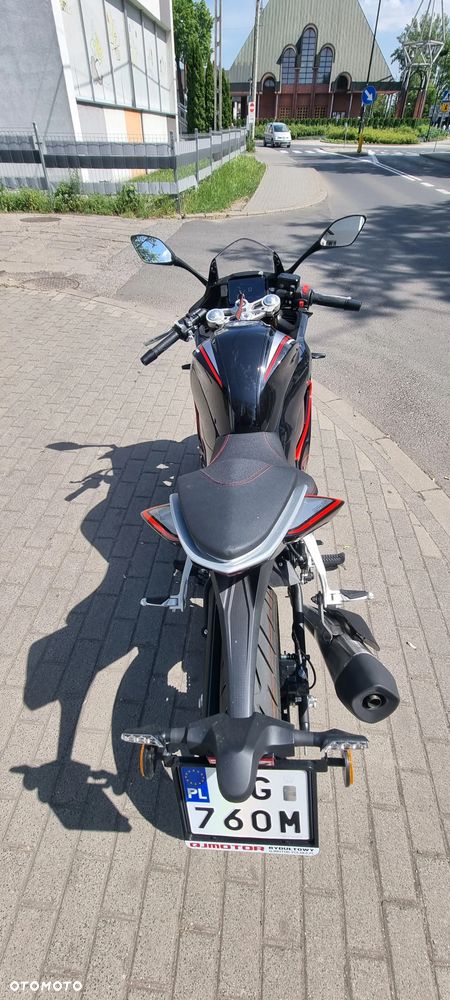 QJMOTOR SRK 125R - 4