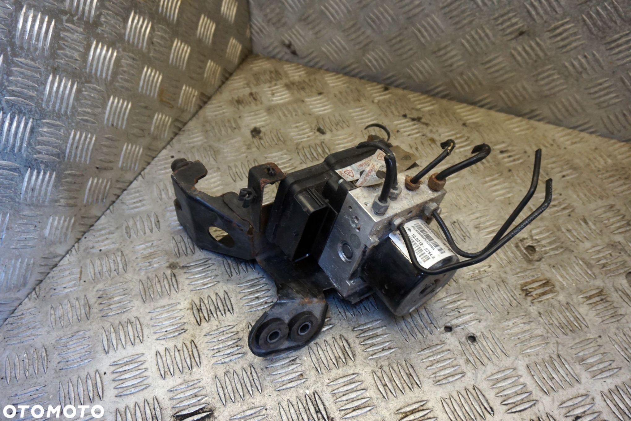 POMPA HAMULCOWA ABS ASTRA IV J 1.4 16V 13379599 OPEL 2009-2015 - 1