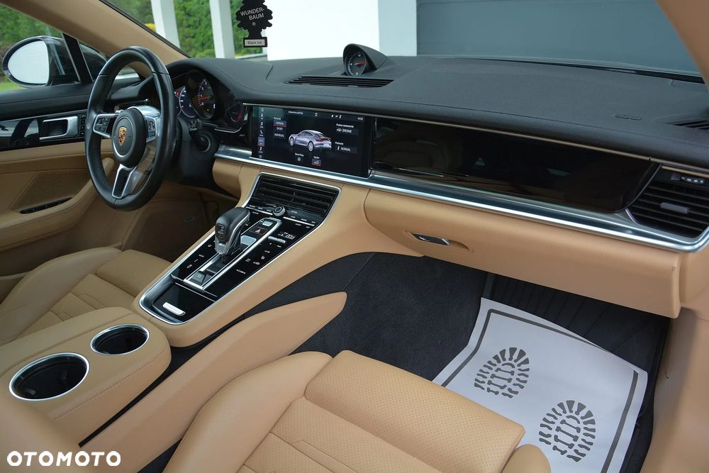 Porsche Panamera 4 - 20