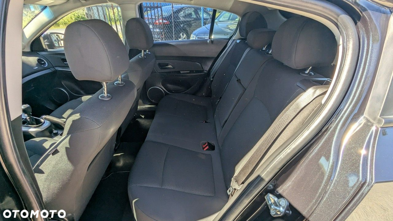 Chevrolet Cruze - 14