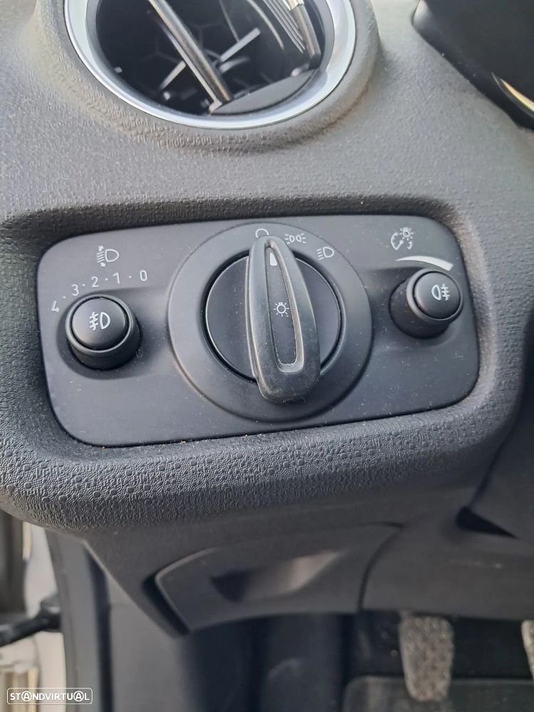 Ford Fiesta 1.0 T EcoBoost Titanium - 18