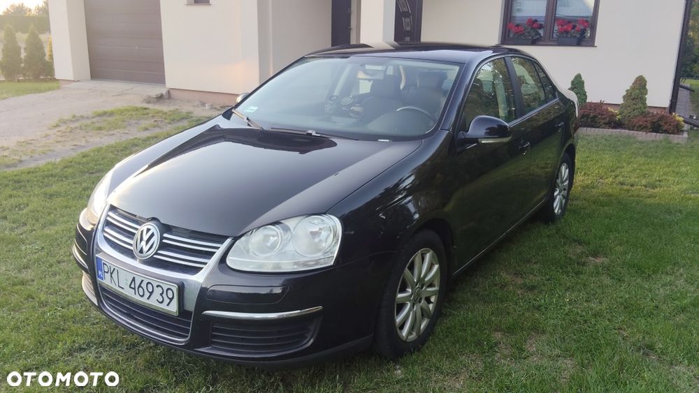 Volkswagen Jetta - 4