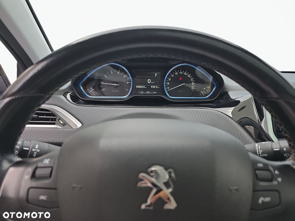 Peugeot 2008 1.2 Pure Tech Allure S&S EAT6 - 16