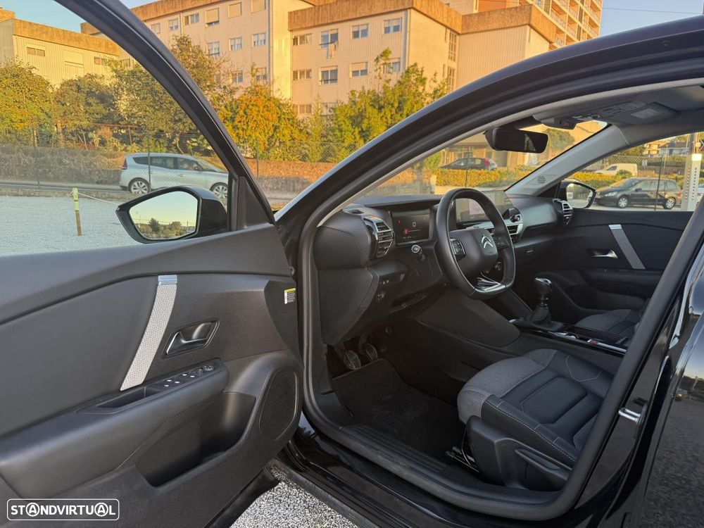 Citroën C4 1.2 PureTech Shine - 19