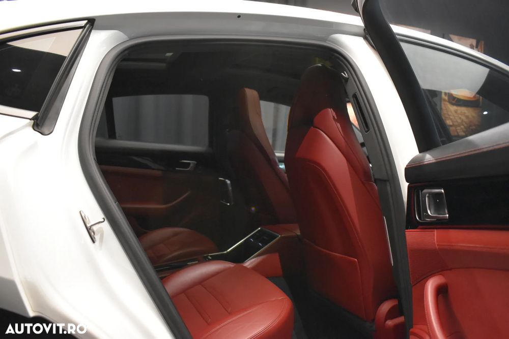 Porsche Panamera - 8