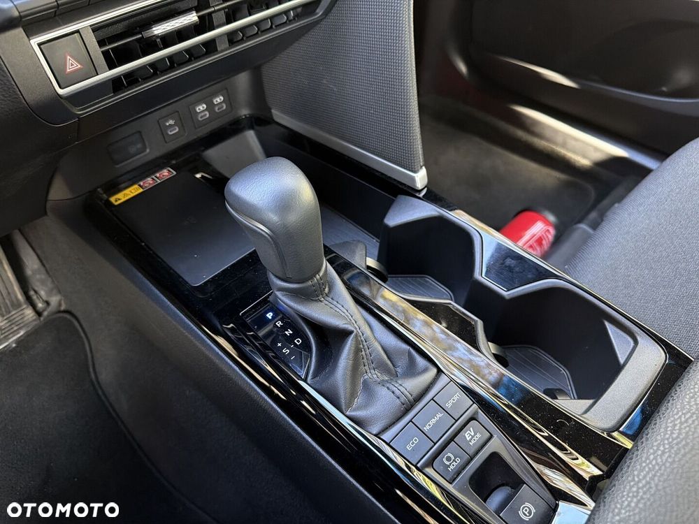 Toyota Camry - 24