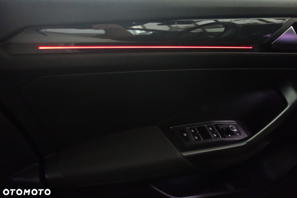 Volkswagen T-Roc 2.0 TDI SCR 4MOTION DSG R-Line - 36