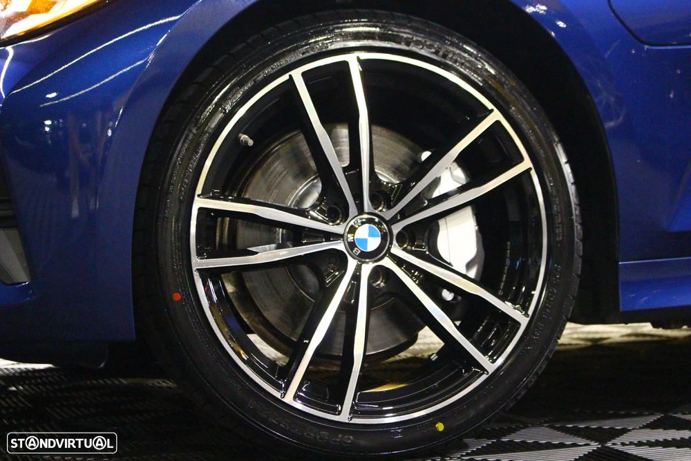 BMW 330 e Line Luxury Auto - 4