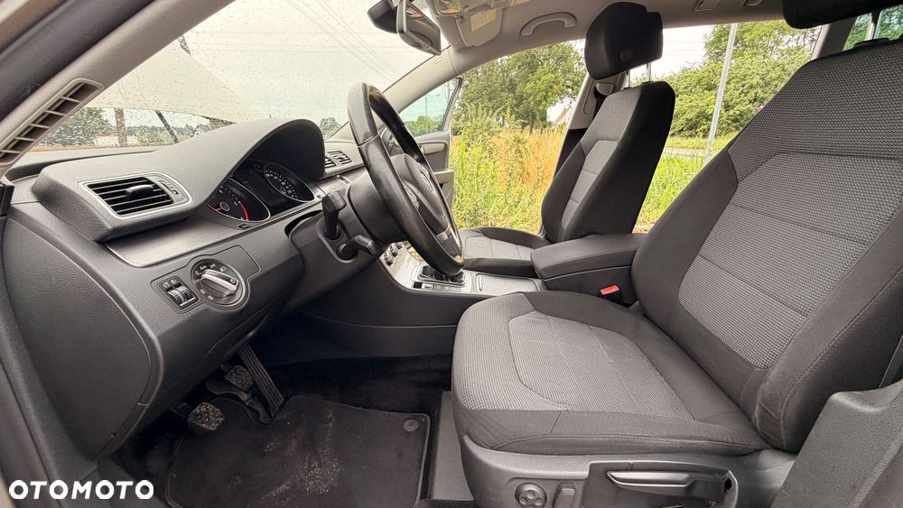 Volkswagen Passat 2.0 TDI BlueMotion Technology Highline - 13