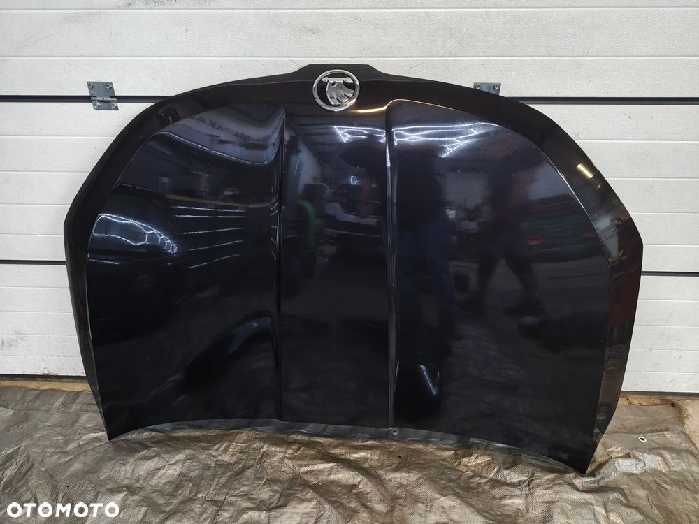 SKODA KAROQ Maska LF9R do założenia w kolor pod miernik