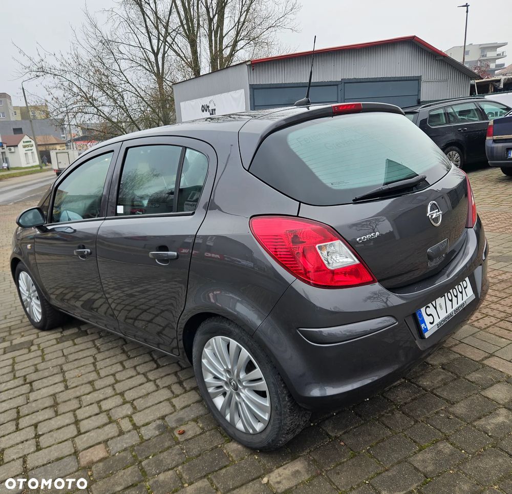 Opel Corsa 1.2 16V Cosmo - 3
