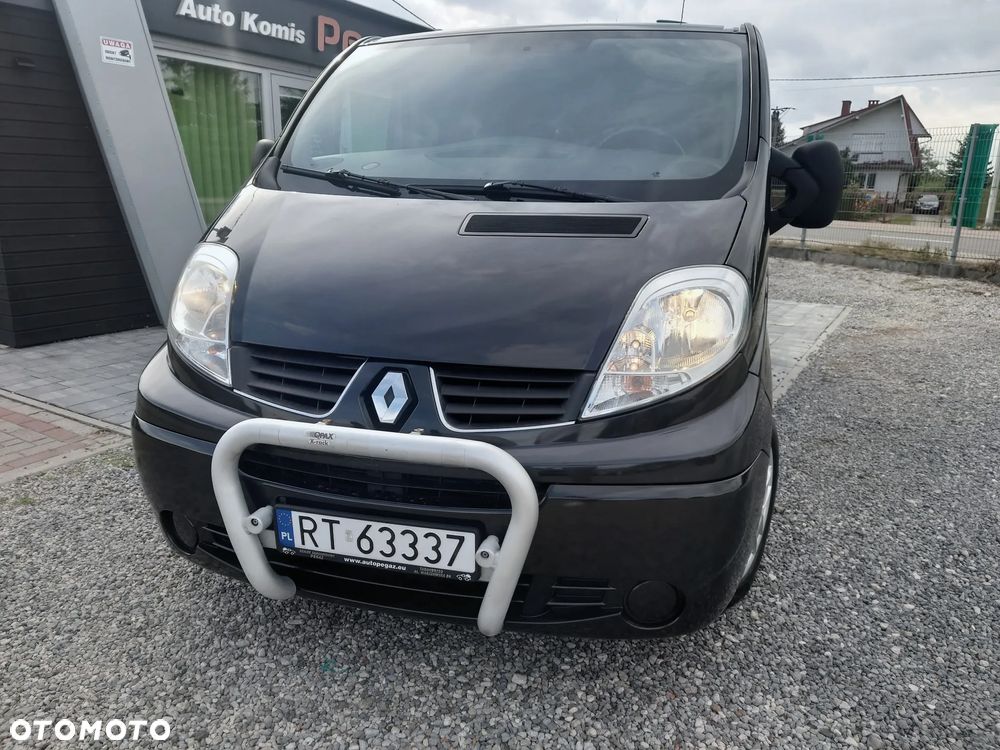 Renault Trafic FAP Grand Passenger Black Edition - 2