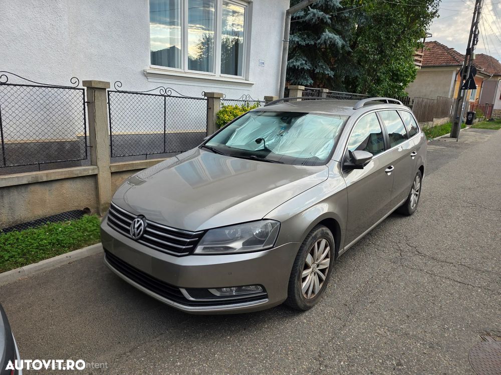 VOLKSWAGEN Passat