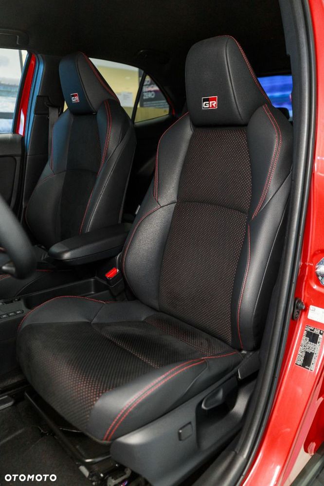Toyota Yaris Cross Hybrid 1.5 GR Sport - 23