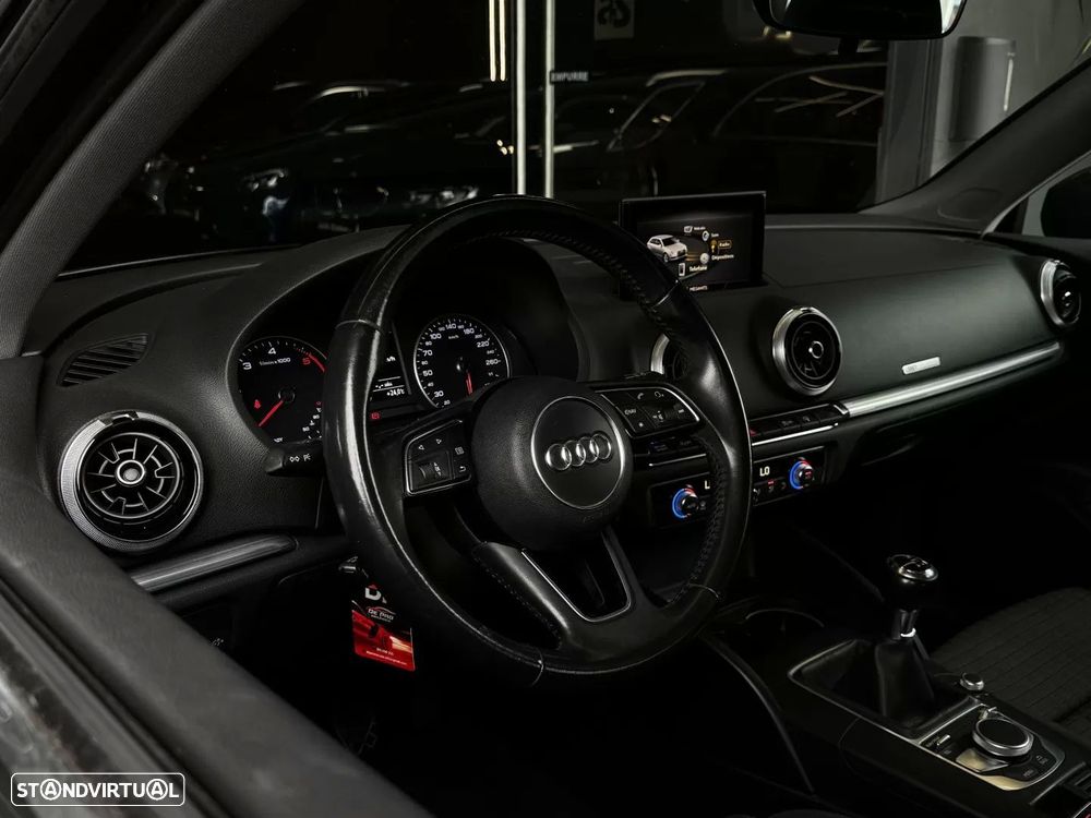 Audi A3 Sportback 1.6 TDI S-line - 18