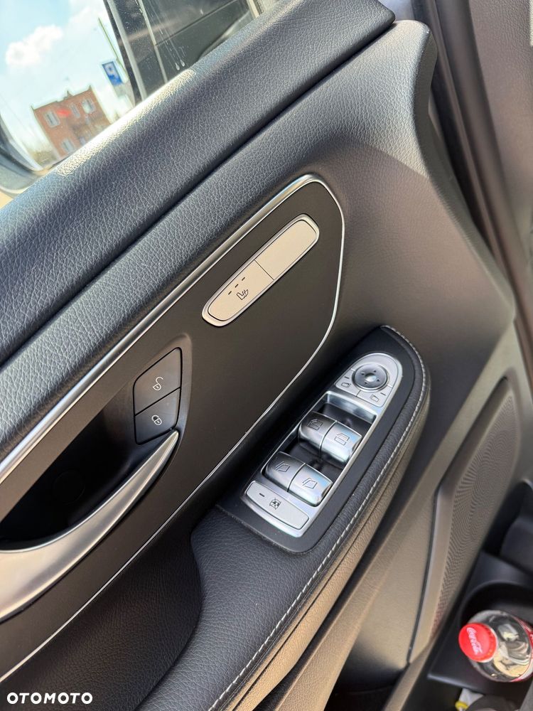 Mercedes-Benz Klasa V 300 d Extralang 9G-TRONIC - 21