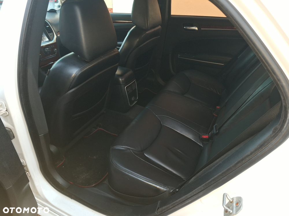 Chrysler 300C - 8