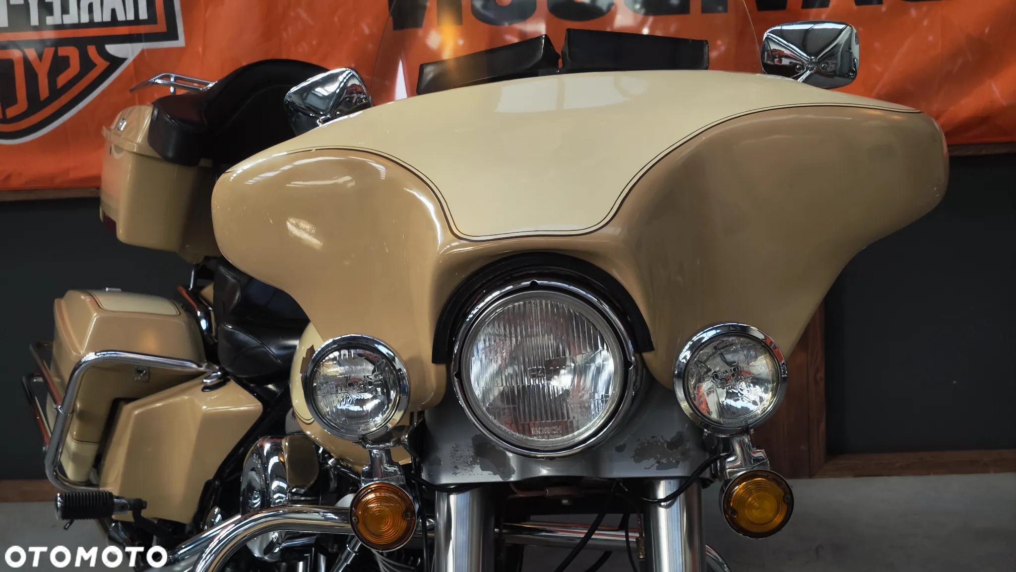 Harley-Davidson FLH Electra Glide - 26