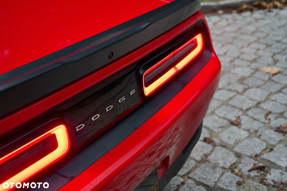 Dodge Challenger - 9
