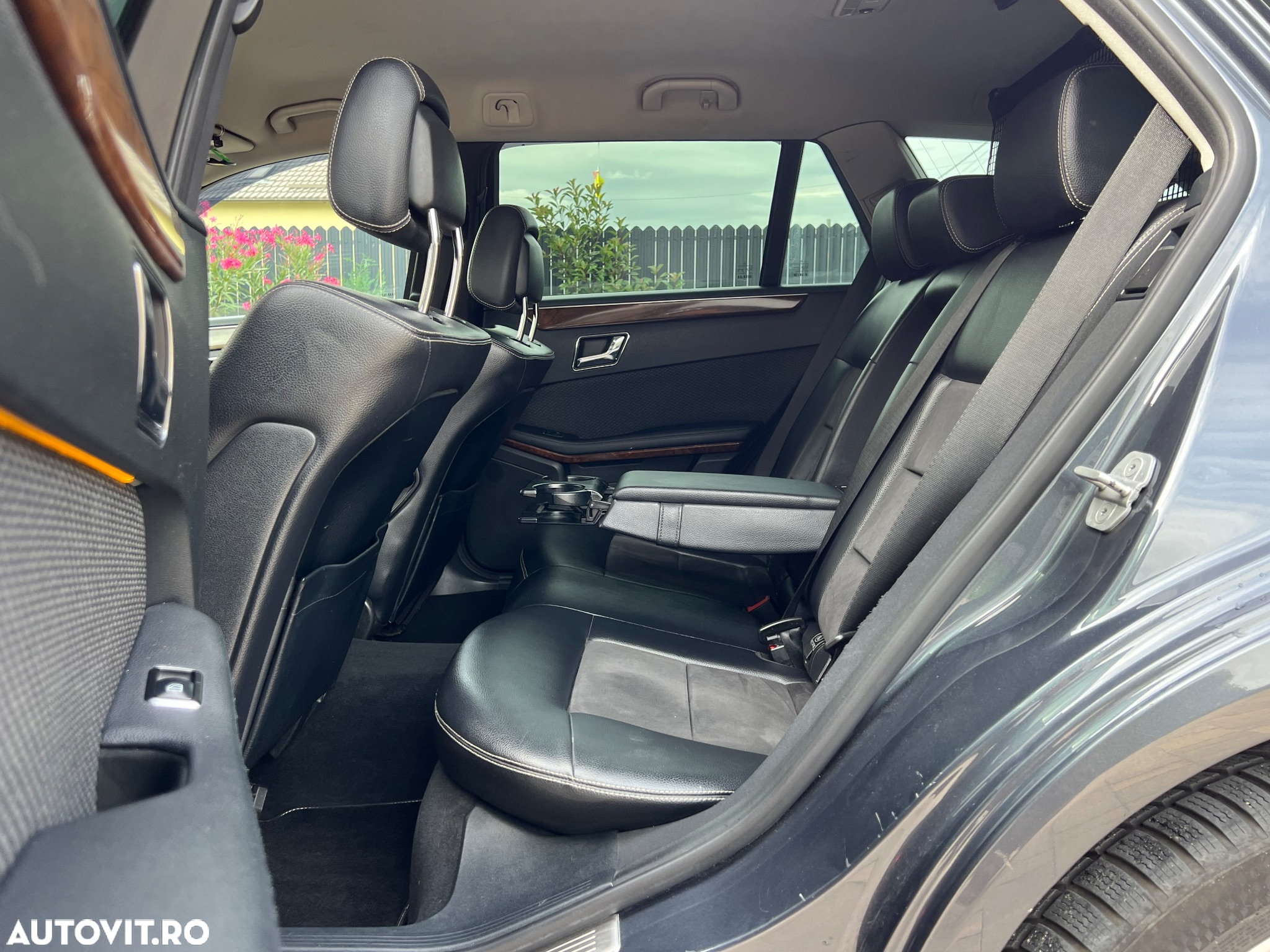 Mercedes-Benz E 200 T BlueTEC 7G-TRONIC Elegance - 25