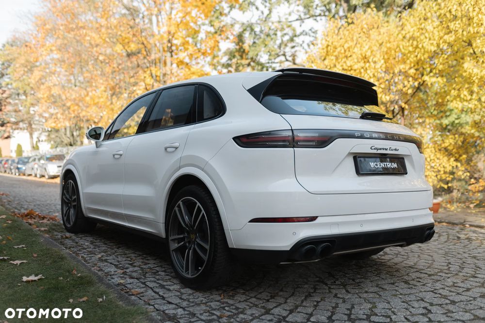 Porsche Cayenne Turbo - 10